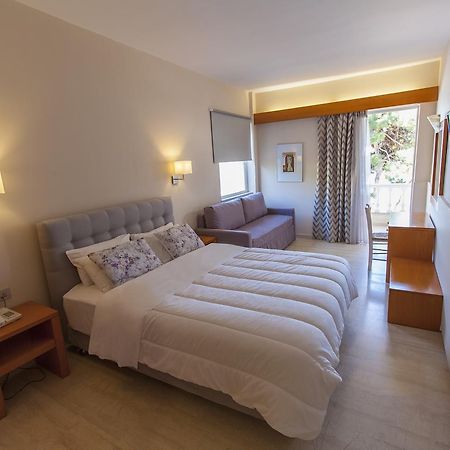 Antikyra Beach Hotel Exterior photo
