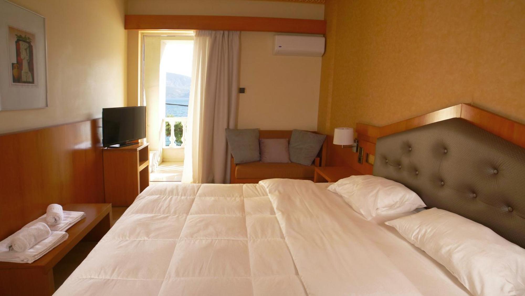 Antikyra Beach Hotel Room photo