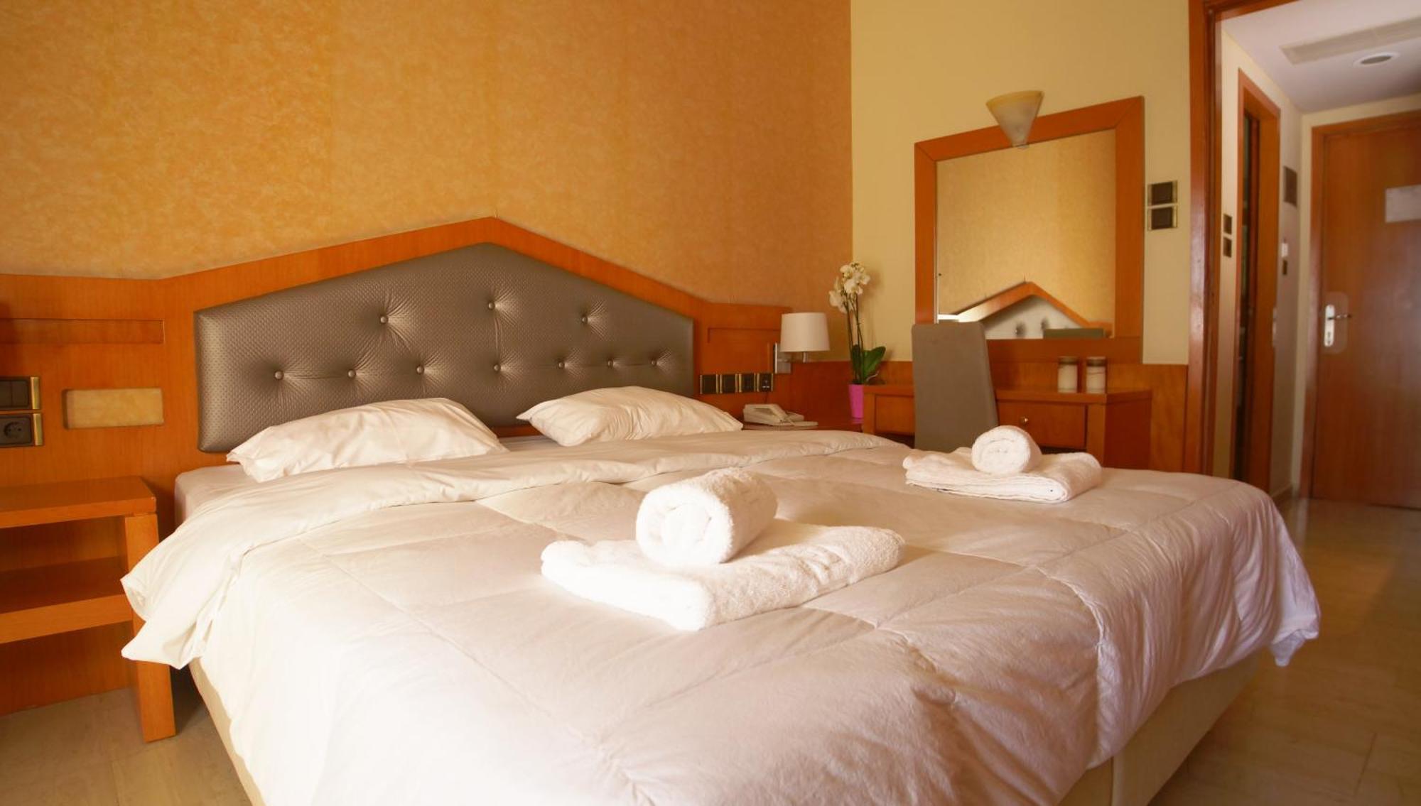 Antikyra Beach Hotel Room photo