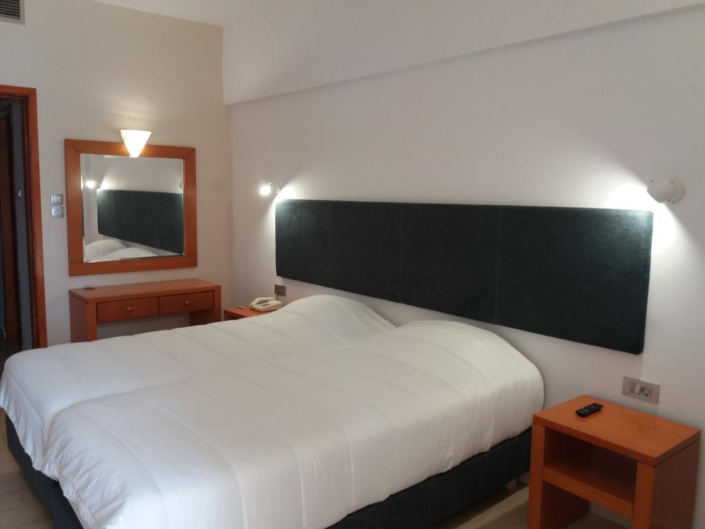 Antikyra Beach Hotel Exterior photo