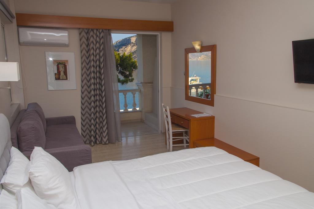 Antikyra Beach Hotel Exterior photo