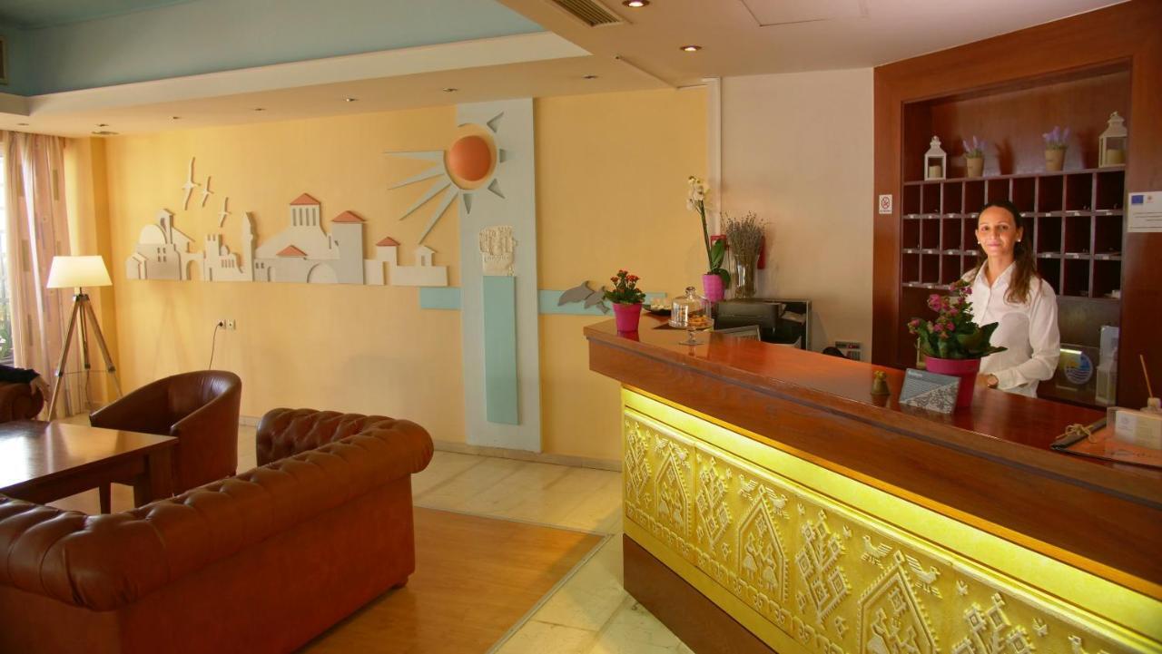 Antikyra Beach Hotel Exterior photo