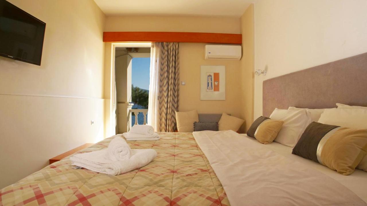 Antikyra Beach Hotel Exterior photo